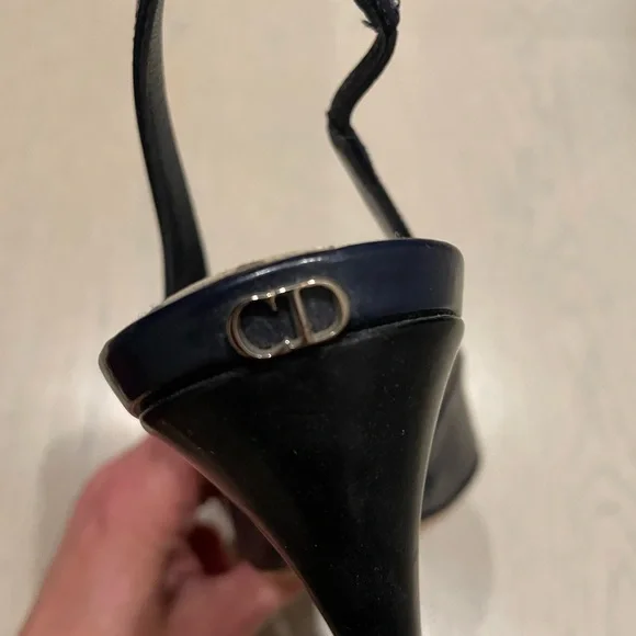 Christian Dior with open-toe shoes, blue navy leather with black leather heels - Picture 6 of 9